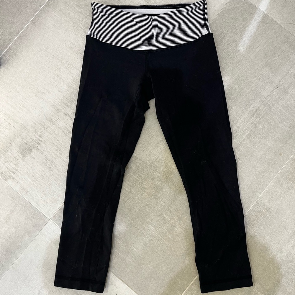 Lululemon cropped Leggings with Striped Waistband